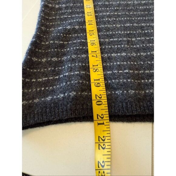 Vintage Old Navy Heather Gray Lambswool Sweater Vest Sz M Preppy, Dark Academia - Picture 8 of 10